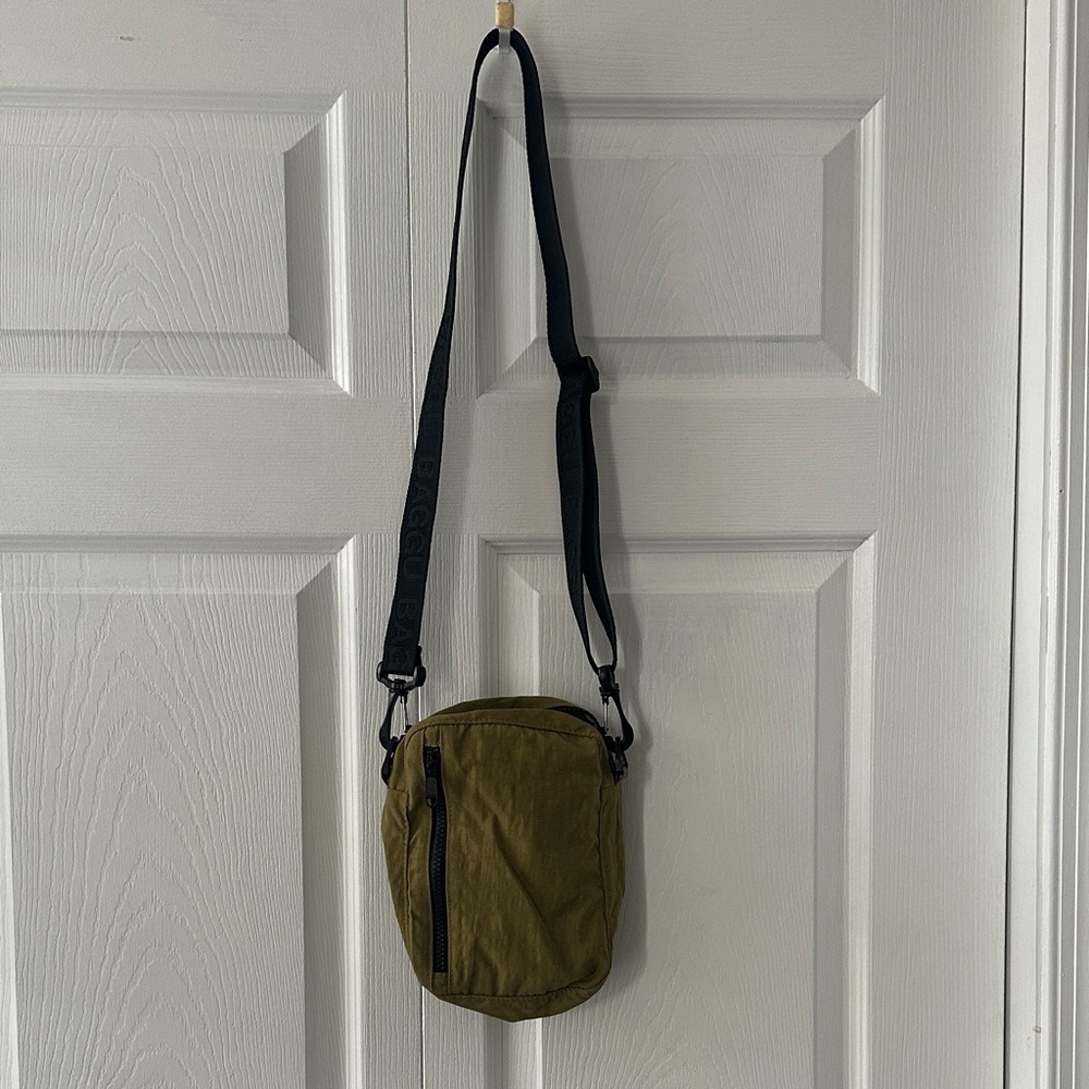 Baggu olive green crossbody bag
